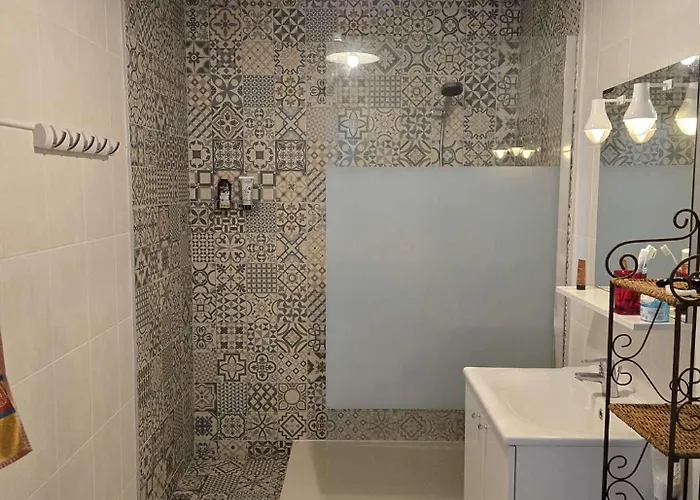 Bourg Duplex Proche Commerces 6 Couchages Lägenhet *