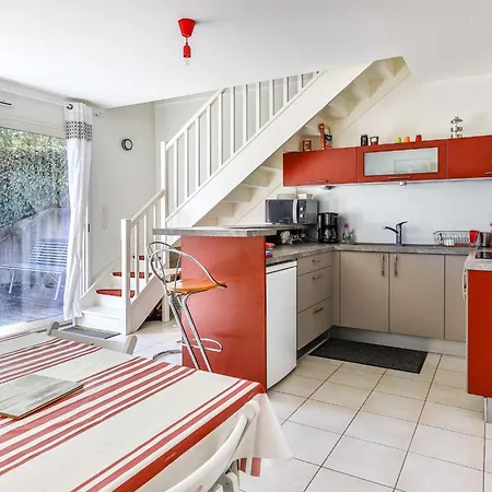 Apartment Bourg Duplex Proche Commerces 6 Couchages