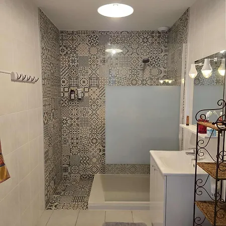 Bourg Duplex Proche Commerces 6 Couchages Διαμέρισμα *