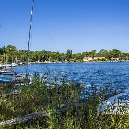 Bourg Duplex Proche Commerces 6 Couchages Lägenhet *